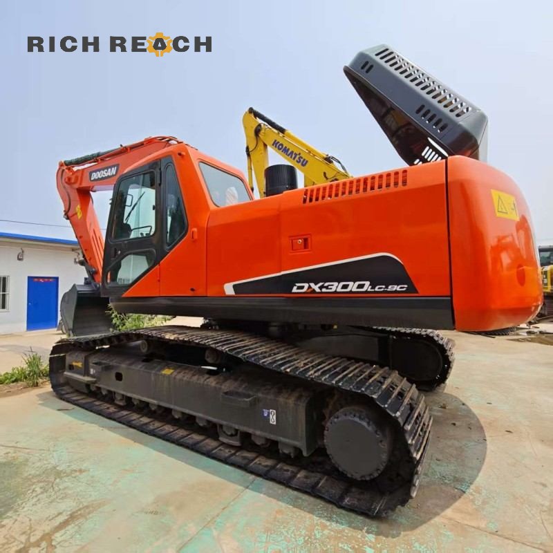 Heavy-duty bucket of a 2023 Doosan DX300 excavator with video, $41,000 used excavator deal